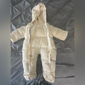 Super plush warm baby snowsuit size 6-9 months